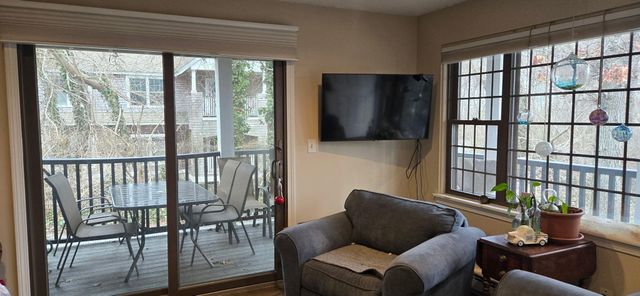 190 Rt 6A APT 9B, Orleans, MA 02653