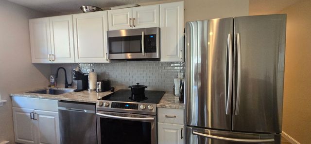 190 Rt 6A APT 9B, Orleans, MA 02653