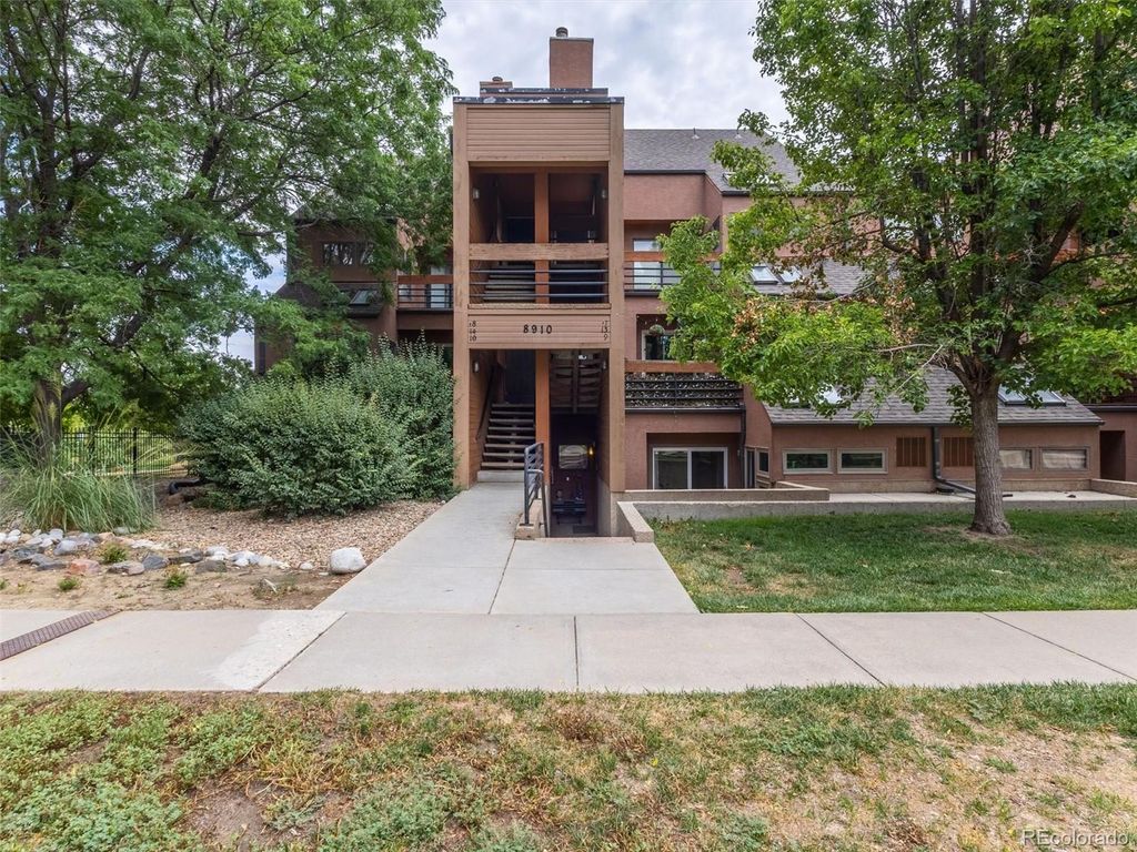 8910 Fox Drive 9, Denver, CO 80260