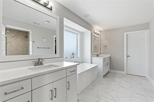 16964 S Elmridge Street, Olathe, KS 66062