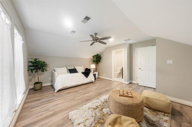 210 Victoria Court, Montgomery, TX 77356