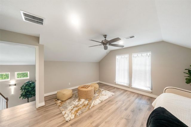 210 Victoria Court, Montgomery, TX 77356