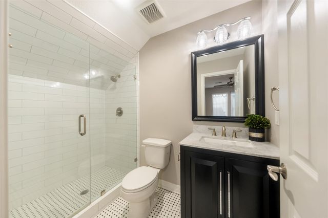 210 Victoria Court, Montgomery, TX 77356