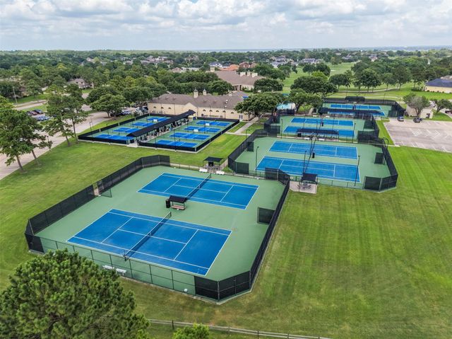 210 Victoria Court, Montgomery, TX 77356