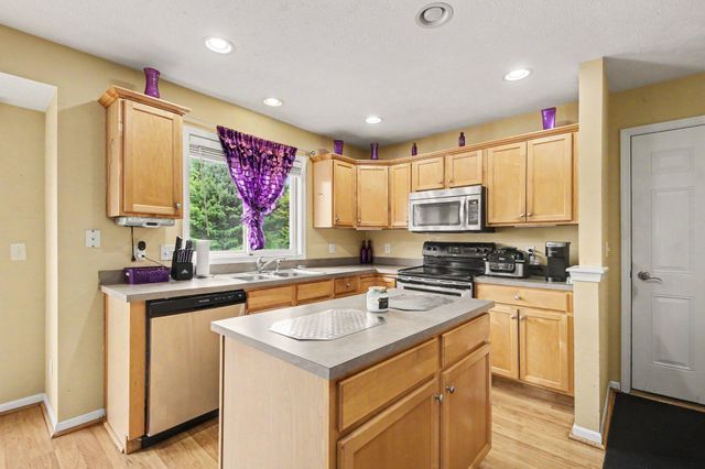 6627 Winter Creek Road, Norton Shores City, MI 49444