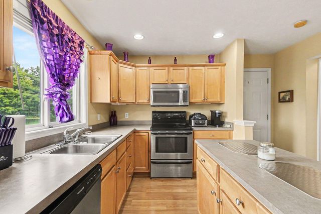 6627 Winter Creek Road, Norton Shores City, MI 49444
