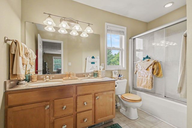 6627 Winter Creek Road, Norton Shores City, MI 49444