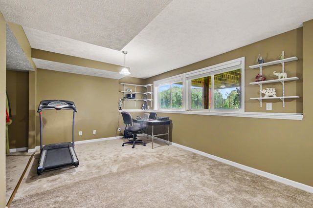 6627 Winter Creek Road, Norton Shores City, MI 49444
