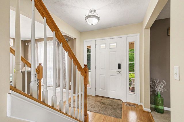 6627 Winter Creek Road, Norton Shores City, MI 49444