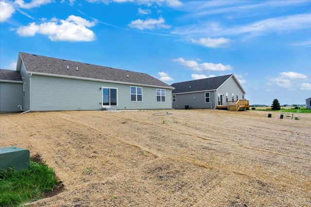 202 Cress Creek Trail, Poplar Grove, IL 61065