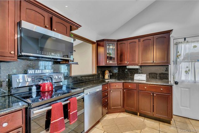 3495 Roanoke Street, Seaford, NY 11783