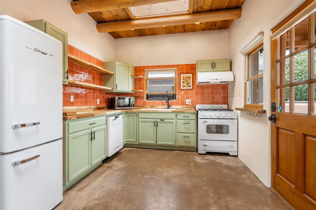 815 Baca C, Santa Fe, NM 87505