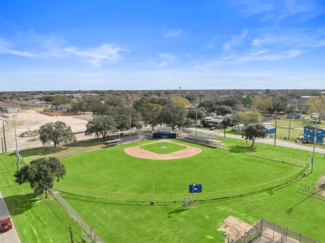 1121 Avenue M, Bay City, TX 77414