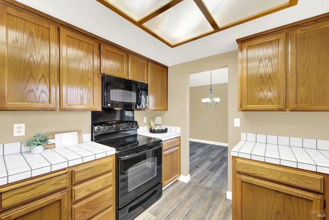 401 Northampton Dr, American Canyon, CA 94503