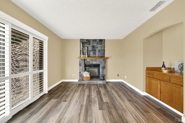 401 Northampton Dr, American Canyon, CA 94503