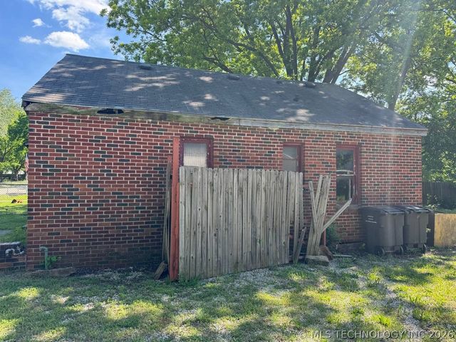 321 N Seminole Avenue, Bartlesville, OK 74003