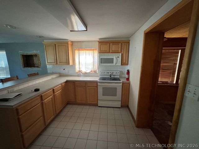 321 N Seminole Avenue, Bartlesville, OK 74003