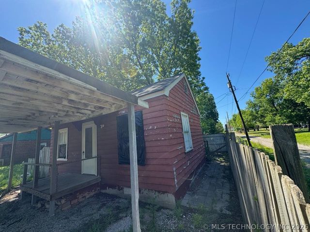 321 N Seminole Avenue, Bartlesville, OK 74003