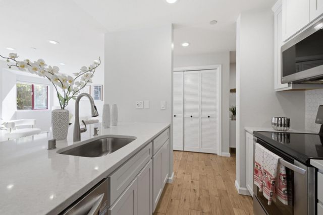 4151 El Camino Way Unit I, Palo Alto, CA 94306