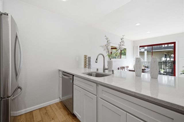 4151 El Camino Way Unit I, Palo Alto, CA 94306