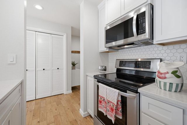 4151 El Camino Way Unit I, Palo Alto, CA 94306