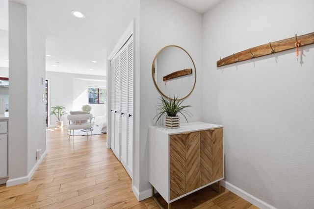 4151 El Camino Way Unit I, Palo Alto, CA 94306