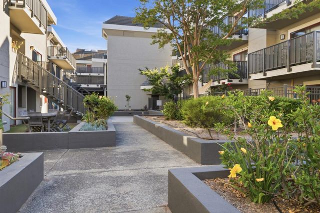 4151 El Camino Way Unit I, Palo Alto, CA 94306