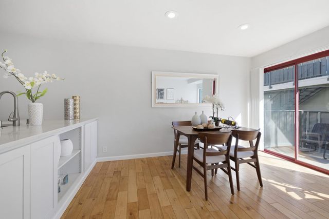 4151 El Camino Way Unit I, Palo Alto, CA 94306