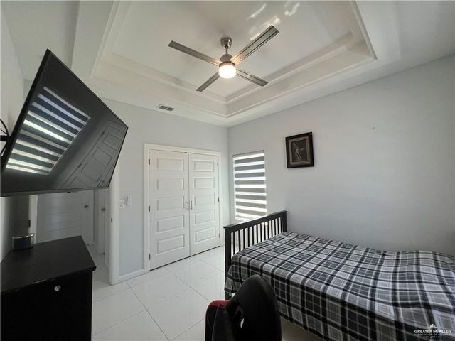 1202 Kestrel Drive, Edinburg, TX 78542