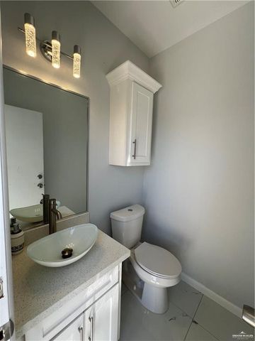 1202 Kestrel Drive, Edinburg, TX 78542