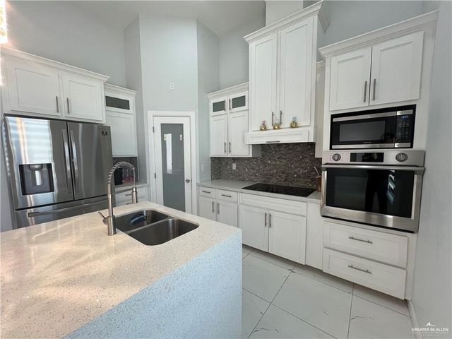 1202 Kestrel Drive, Edinburg, TX 78542