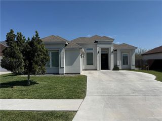 1202 Kestrel Drive, Edinburg, TX 78542
