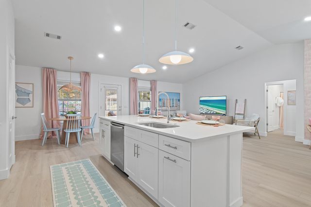 104 Sun Lane, Panama City Beach, FL 32413