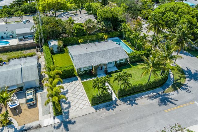 8001 Arlington Place, West Palm Beach, FL 33405
