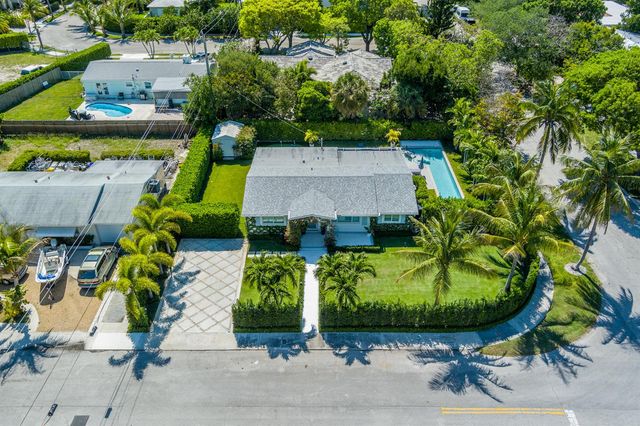 8001 Arlington Place, West Palm Beach, FL 33405