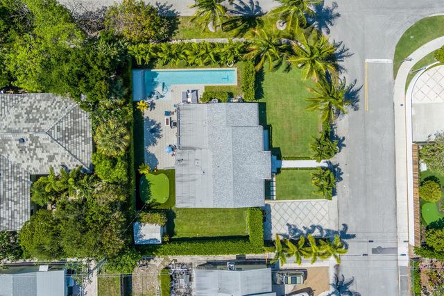 8001 Arlington Place, West Palm Beach, FL 33405