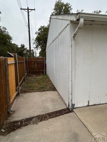 1203 Maple Ave, Rocky Ford, CO 81067