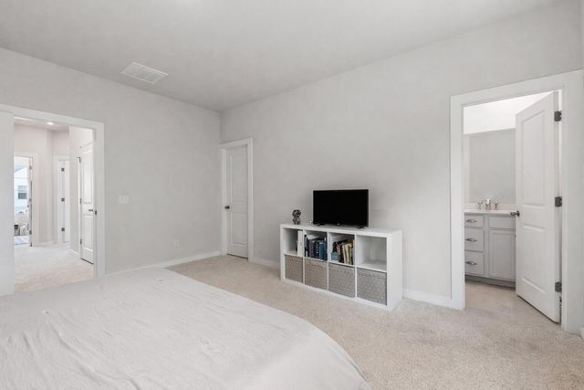 1040 Old Cypress Run, Hanahan, SC 29410