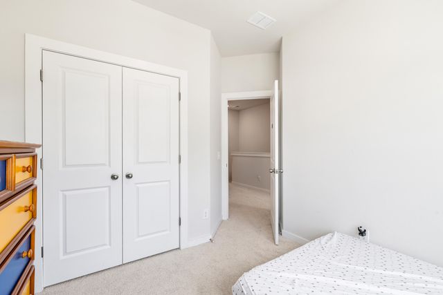 1040 Old Cypress Run, Hanahan, SC 29410