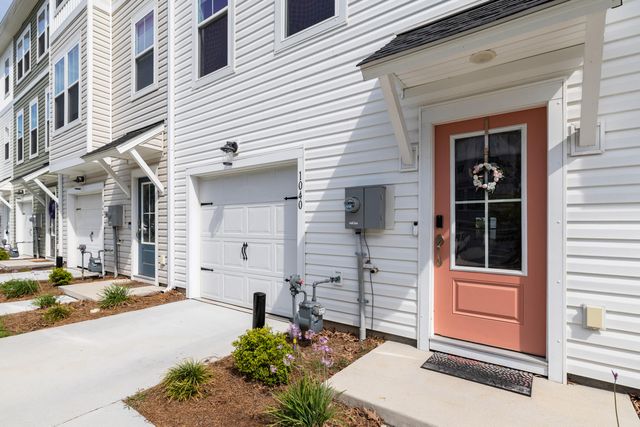 1040 Old Cypress Run, Hanahan, SC 29410