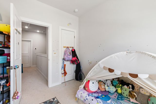 1040 Old Cypress Run, Hanahan, SC 29410