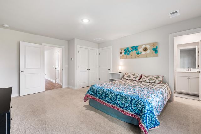 1040 Old Cypress Run, Hanahan, SC 29410