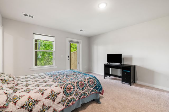 1040 Old Cypress Run, Hanahan, SC 29410