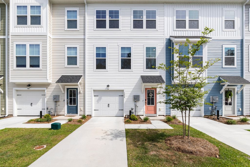 1040 Old Cypress Run, Hanahan, SC 29410