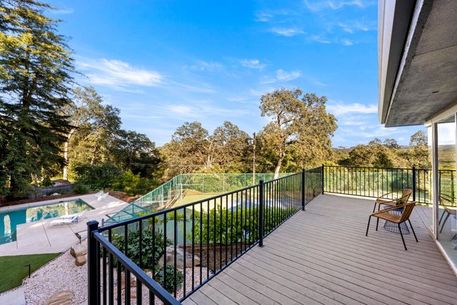 2303 Pinon Rd, Rescue, CA 95672
