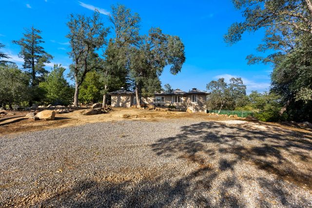 2303 Pinon Rd, Rescue, CA 95672