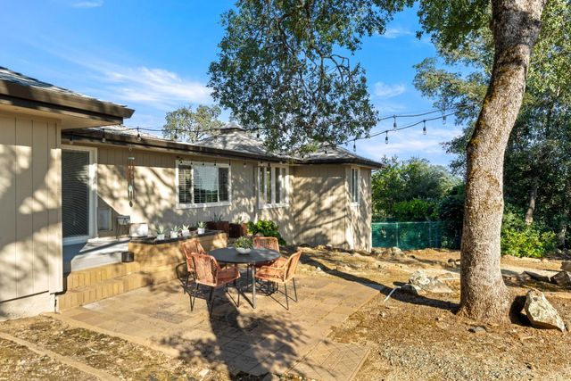 2303 Pinon Rd, Rescue, CA 95672
