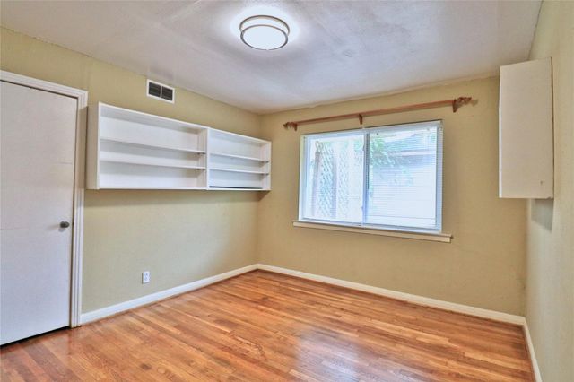 3210 Cloverdale Street, Houston, TX 77025