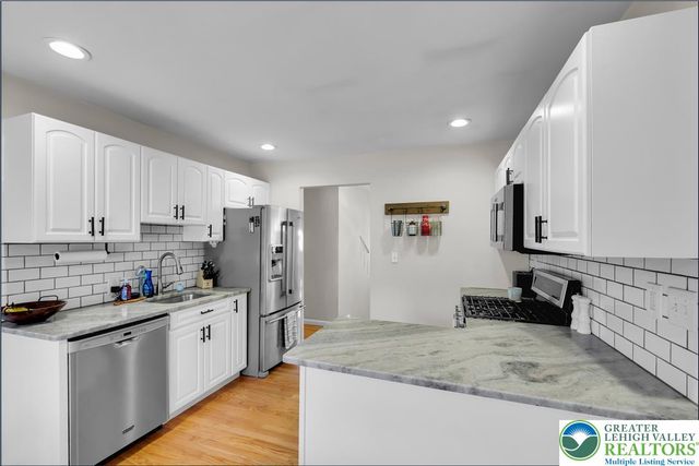 1521 Derhammer Street, Forks Twp, PA 18040