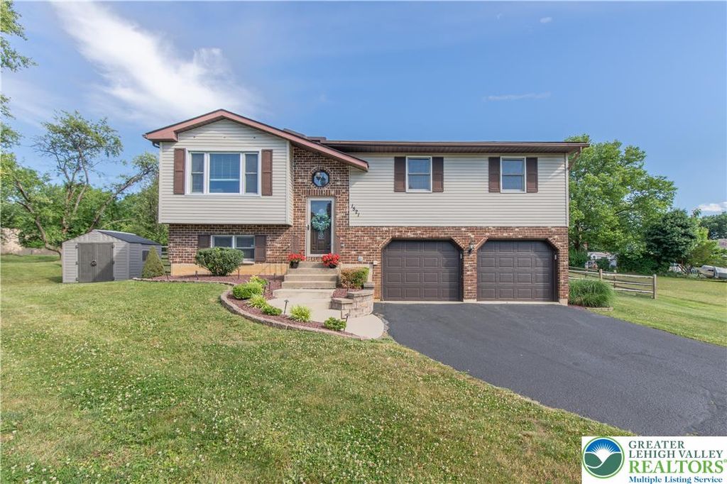 1521 Derhammer Street, Forks Twp, PA 18040